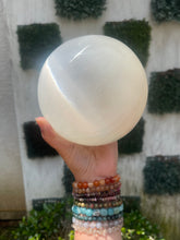 Load image into Gallery viewer, Selenite Sphere