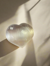 Load image into Gallery viewer, Selenite Heart