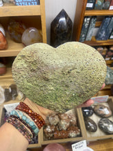 Load image into Gallery viewer, Amethyst Heart