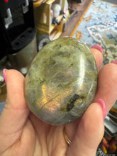 Load image into Gallery viewer, Sunset Labradorite Palm Stone