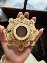 Load image into Gallery viewer, Wooden Stacked Sphere Stand
