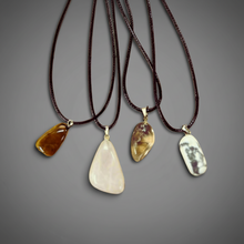 Load image into Gallery viewer, Crystal Drop Necklace