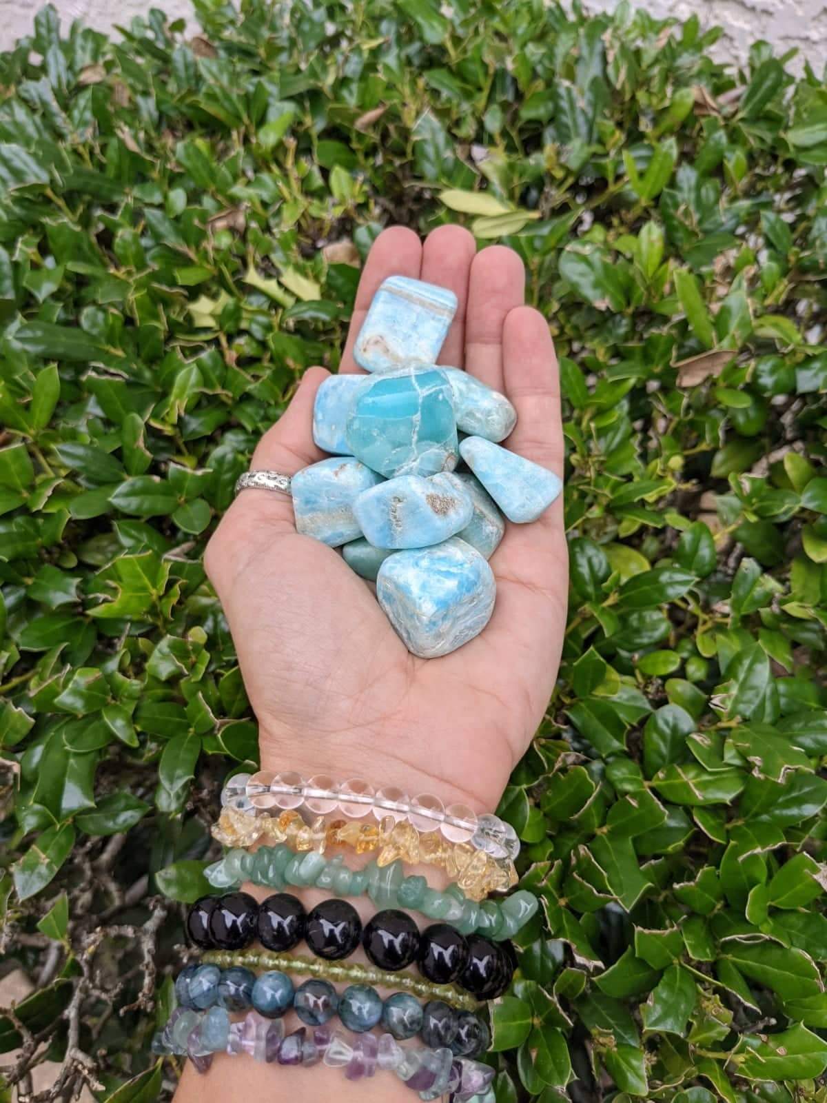 Caribbean Blue Calcite Tumbled – The Brewers Alley